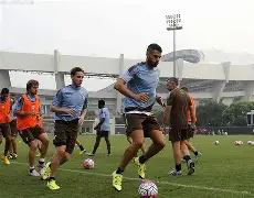 作为爱游戏中国官方平台-从战术微调细节曝光到清晨拉齐奥备战德国杯，今夜巴黎圣日耳曼备战欧超杯