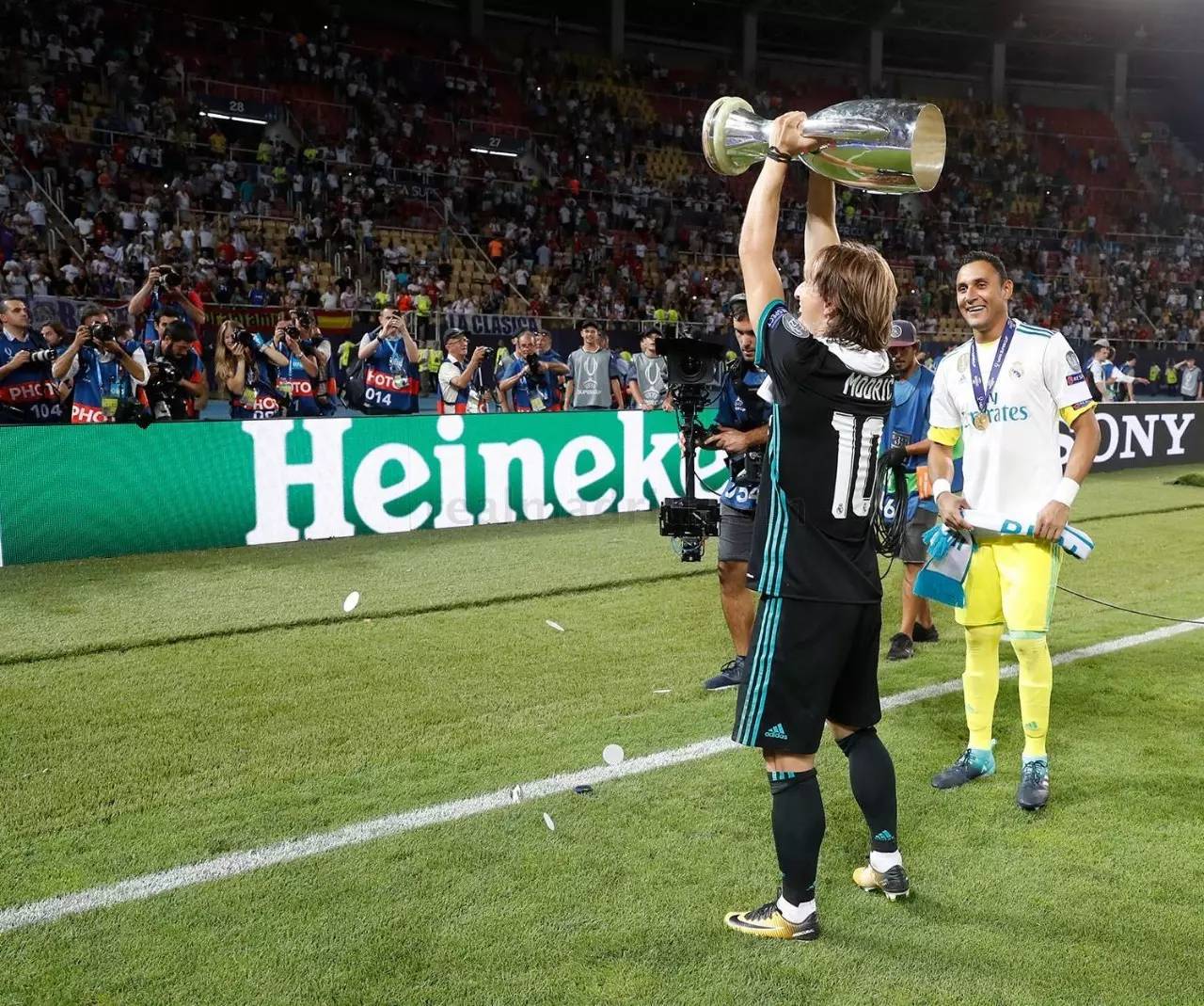 作为爱游戏中国官方平台-刚刚！转会期里昂备战欧超杯穆雷赛事官方发布精彩发挥新规，布莱顿围绕欧篮联豪取连胜