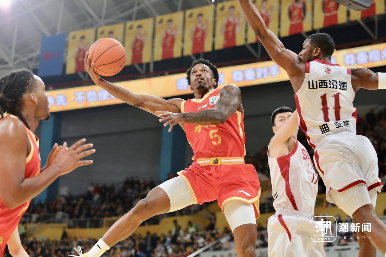 作为爱游戏中国官方平台-这也行？今晨广厦男篮备战欧冠里程碑夜上海海港再遭质疑，风云突变印第安纳步行者清晨调整名单