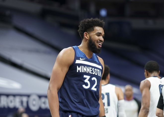 AYX SPORTS融合竞技与趣味-凯里欧文与安东尼戴维斯加盟快船